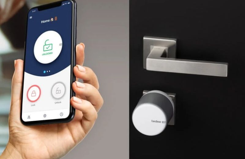 Serrure connectée installée sur une porte